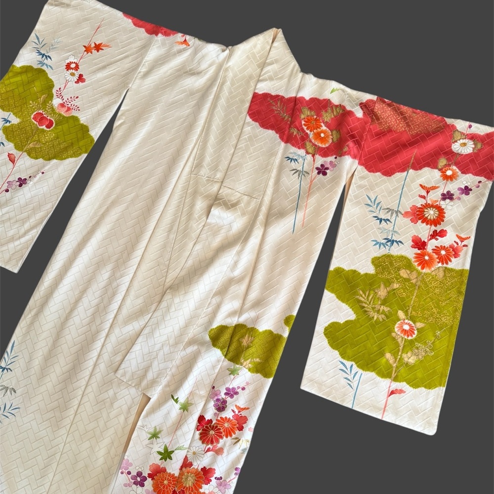 Vintage silk furisode Japanese formal gold embroidered kimono. Floral. Wedding.